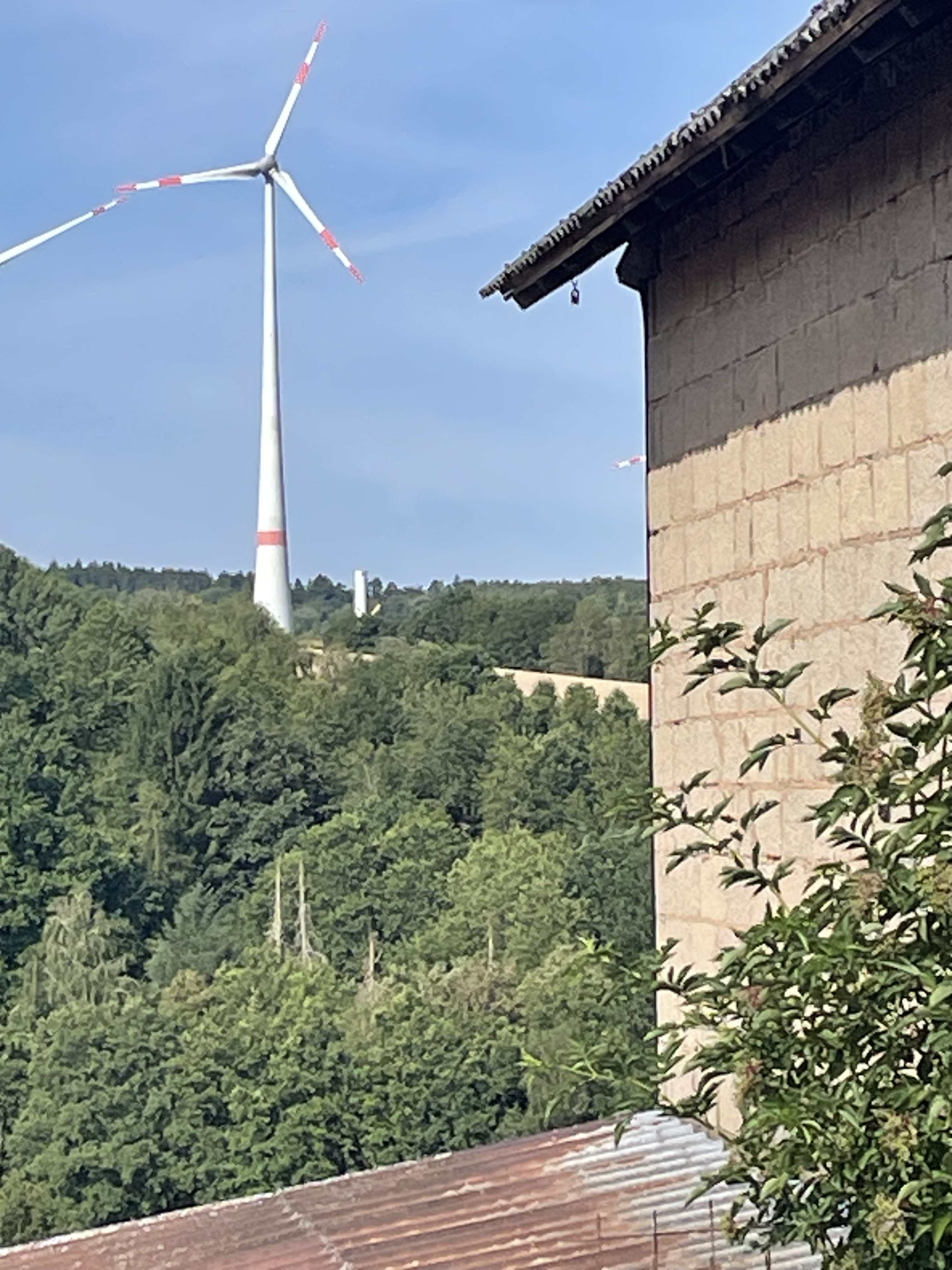 Aussichtsturm im Windpark
